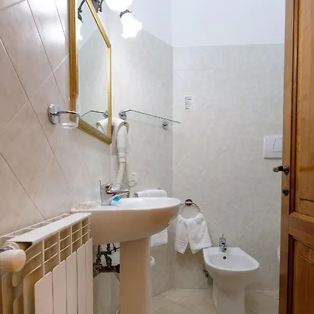 Giulia Bed & Breakfast 4*