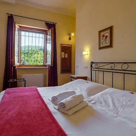 Couette-café Giulia 4*