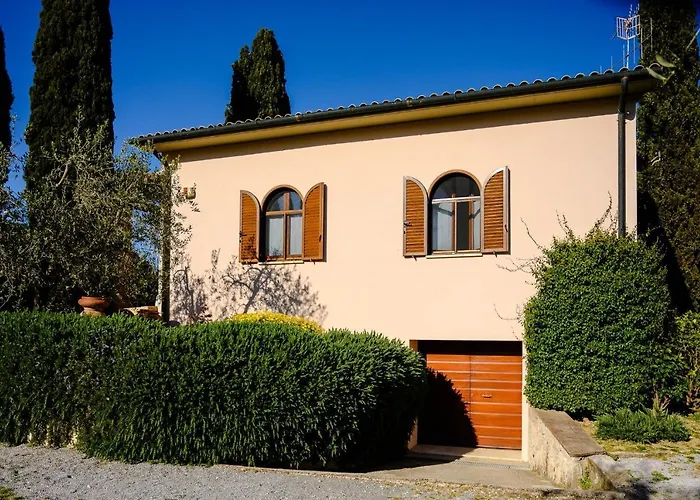 Giulia 4* סטורניה